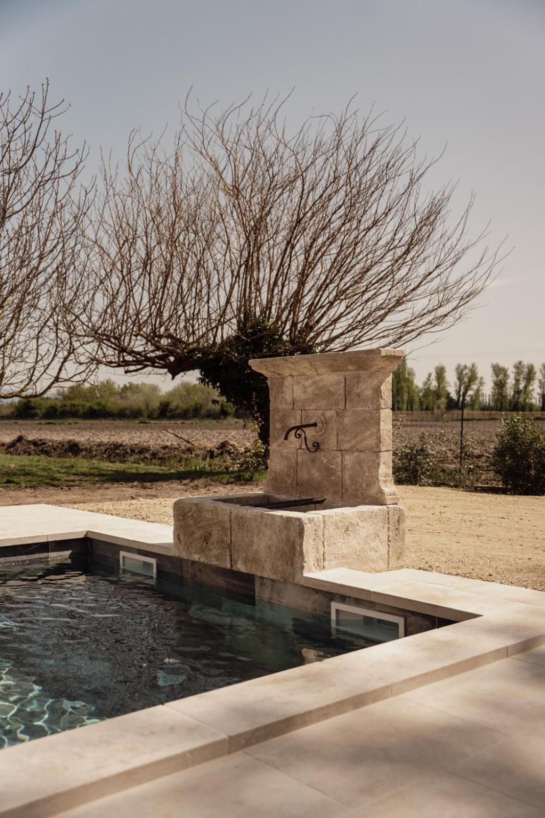 Villa La Ferme Du 645 Entraigues-sur-la-Sorgue Exterior foto